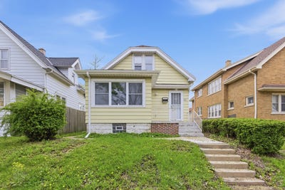 /international/us/2051-s-57th-st-west-allis-wi-110107857621/