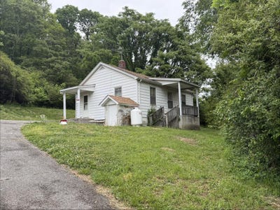 /international/us/111-spring-hollow-rd-troutville-va-110107855707/
