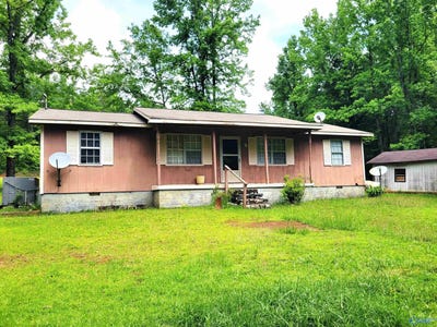 /international/us/2015-colony-road-hanceville-al-110108382562/