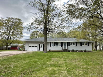 /international/us/7885-county-426-m-5-road-gladstone-mi-110108171754/