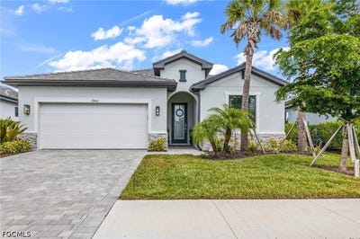 /international/us/17400-luminous-avenue-venice-fl-110120158555/