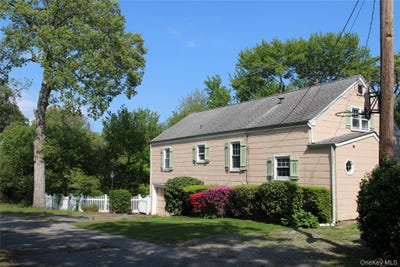 /international/us/2-hemlock-court-bay-shore-ny-110108335220/