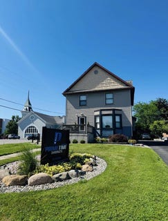 /international/us/146-toledo-street-adrian-mi-110106551465/