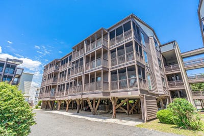/international/us/215-3rd-ave-n-north-myrtle-beach-sc-110108542163/