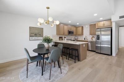 /international/us/3033-n-39th-street-phoenix-az-110108535764/