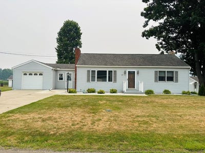 /international/us/222-clinton-st-sayre-pa-110109467644/