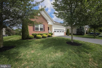 /international/us/25-applegate-drive-florence-nj-110101028712/