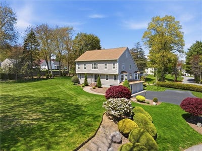 /international/us/2-n-hereford-drive-cumberland-ri-110107936924/