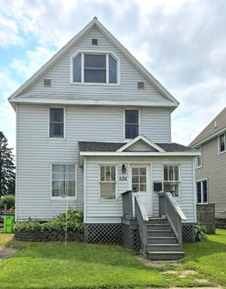 /international/us/606-e-spruce-st-sault-ste-marie-mi-110109735339/