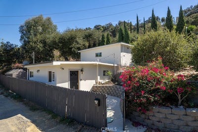 /international/us/1068-loma-lane-simi-valley-ca-110120094422/