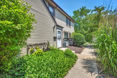 /international/us/552-turney-rd-unit-a-bedford-oh-110100218088/