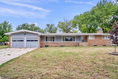 /international/us/701-w-main-st-arlington-ks-110108219048/
