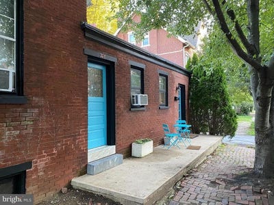 /international/us/208-w-union-west-chester-pa-110108479004/