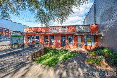 /international/us/155-157-e-main-street-forest-city-nc-110105345034/