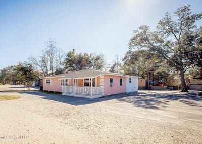 /international/us/4247-popp-s-ferry-road-d-iberville-ms-110105096554/