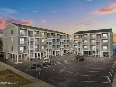 /international/us/108-lake-park-boulevard-s-carolina-beach-nc-110100917188/