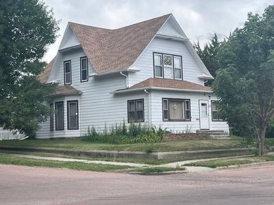 /international/us/301-s-main-street-chamberlain-sd-110101127657/