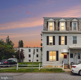 /international/us/104-millers-lane-harrisburg-pa-110108259857/