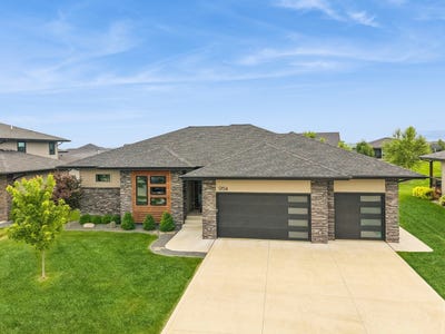 /international/us/9154-moonseed-court-west-des-moines-ia-110099197664/