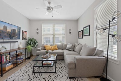 /international/us/1201-grove-blvd-austin-tx-110100815139/