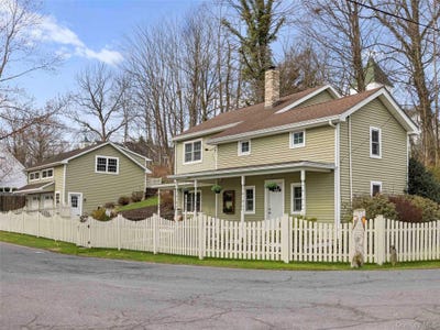 /international/us/73-sands-avenue-milton-ny-110107193441/