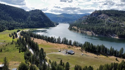 /international/us/3089-hwy-25-n-northport-wa-110100564916/