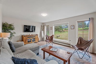 /international/us/15741-forest-view-road-manchester-ca-110105331653/