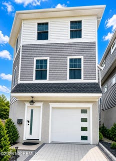 /international/us/100-main-street-port-monmouth-nj-110108568435/