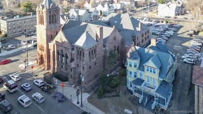 /international/us/1455-chapel-street-new-haven-ct-110100774121/