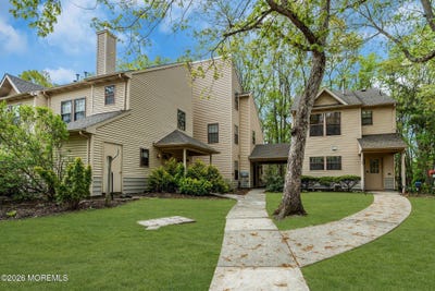/international/us/84-azalea-circle-jackson-nj-110107872313/
