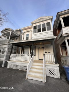 /international/us/31-bertha-street-albany-ny-110108058521/