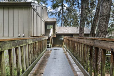 /international/us/149-treehill-loop-eugene-or-110107406718/