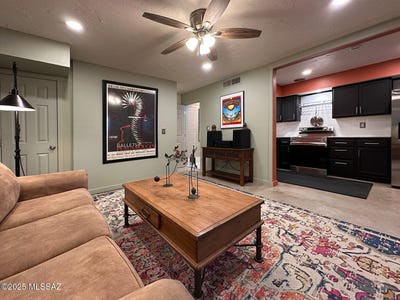 /international/us/1735-s-jones-boulevard-tucson-az-110103723069/