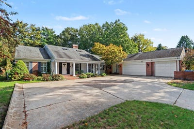 /international/us/4319-bronson-boulevard-kalamazoo-mi-110120459266/