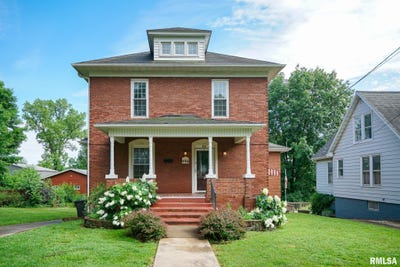 /international/us/446-w-pine-street-canton-il-110100353538/