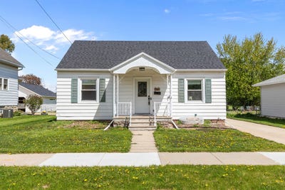 /international/us/672-w-8th-avenue-oshkosh-wi-110107852783/