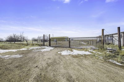 /international/us/8275-county-road-4-pampa-tx-110105049588/