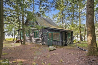 /international/us/849-adirondack-road-schroon-lake-ny-110110088911/