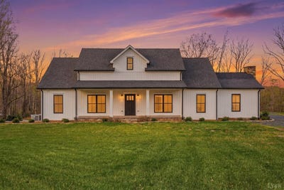 /international/us/3162-oak-hill-rd-buckingham-va-110107072501/