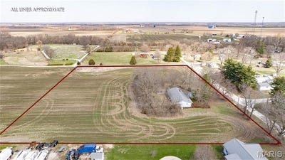 /international/us/302-n-elm-street-medora-il-110105418445/