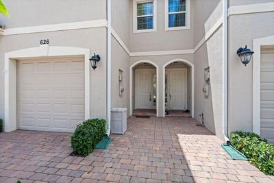 /international/us/626-sw-glen-crest-way-stuart-fl-110108209067/