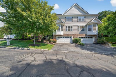 /international/us/8-green-court-middletown-ny-110101316976/?lang=de