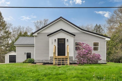 /international/us/1132-college-avenue-old-town-me-110108208236/