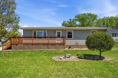 /international/us/435-s-4th-street-winthrop-ia-110107875485/