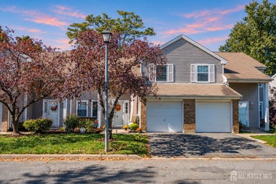 /international/us/57-renaissance-lane-new-brunswick-nj-110120152361/