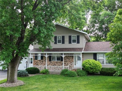 /international/us/301-birch-street-lucan-mn-110101658957/