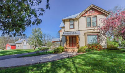 /international/us/e3192-apple-tree-lane-waupaca-wi-110103056421/