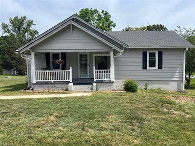 /international/us/155-hilda-drive-mount-airy-nc-110108614957/
