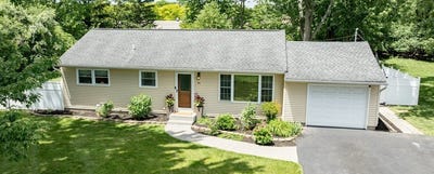 /international/us/34-faircrest-road-rochester-ny-110108695423/