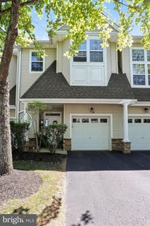 /international/us/23-ocean-breeze-court-manahawkin-nj-110108534332/